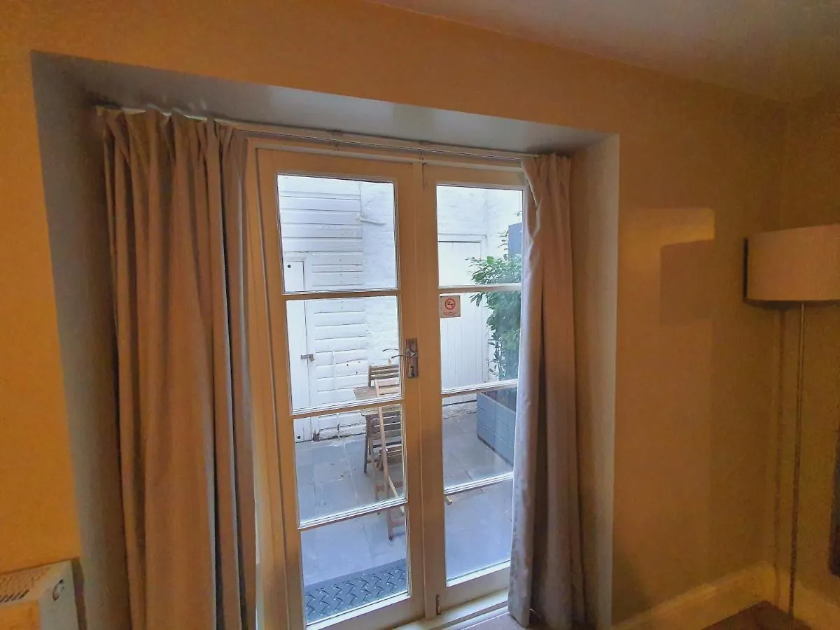 Amherst Brighton Guest house