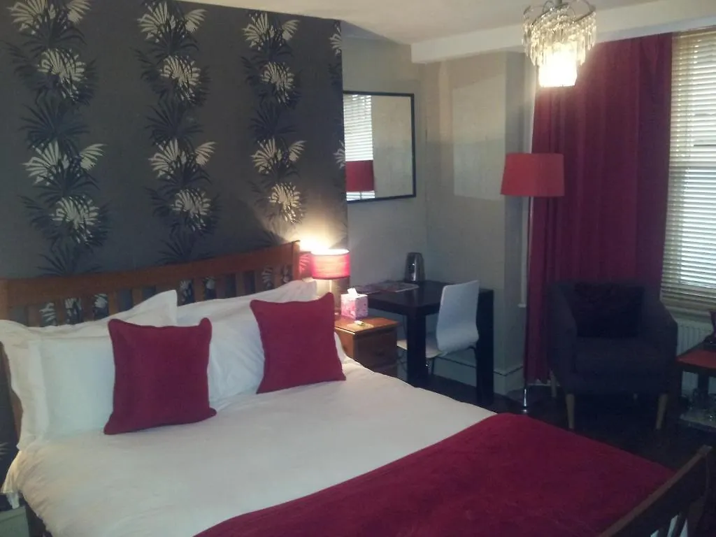 Amherst Brighton 3*,