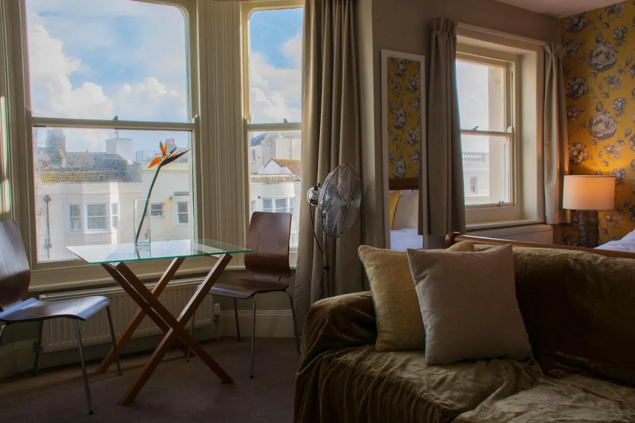 Amherst Brighton 3*,